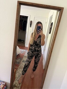 Veronica M. Sleeveless Black & Beige Printed Jumpsuit